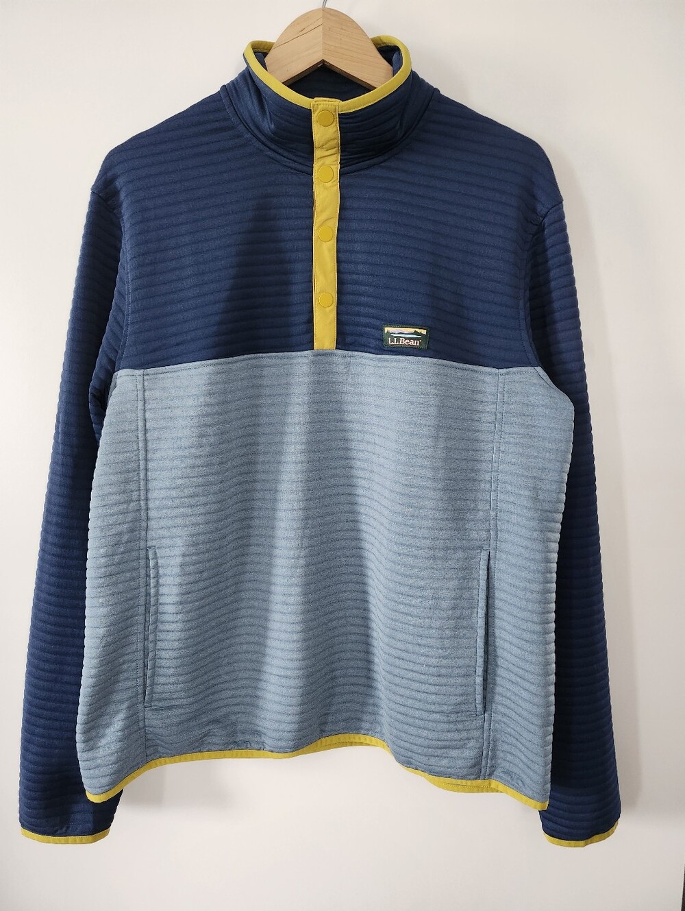 L.L. BEAN Airlight Knit Colorblock Slightly Fitted Pullover Sweater Large NWT